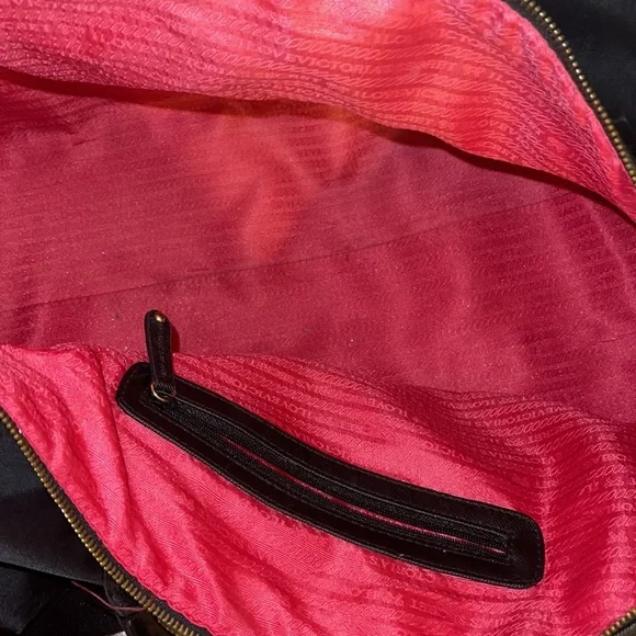 Victoria’s Secret Huge Overnight Duffle Bag - Picture 6 of 6
